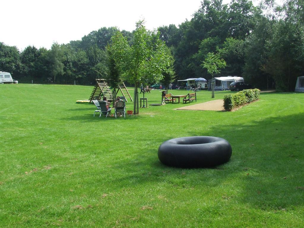Holiday Home Ossa Basecamp Sint Odiliënberg Habitación foto